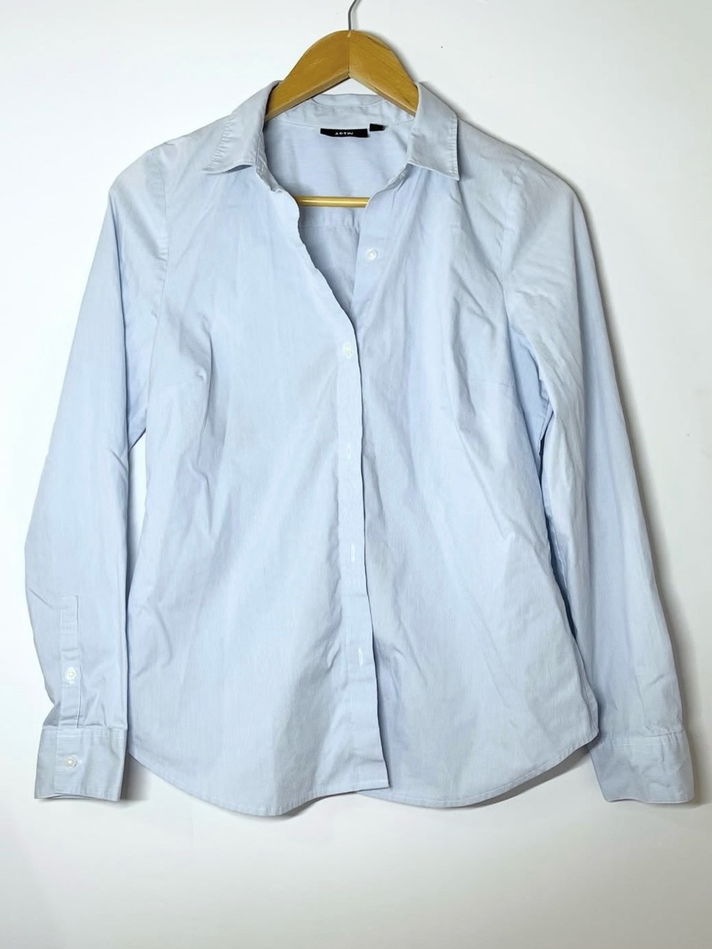 light blue striped button down dress shirt (APT Essentials)